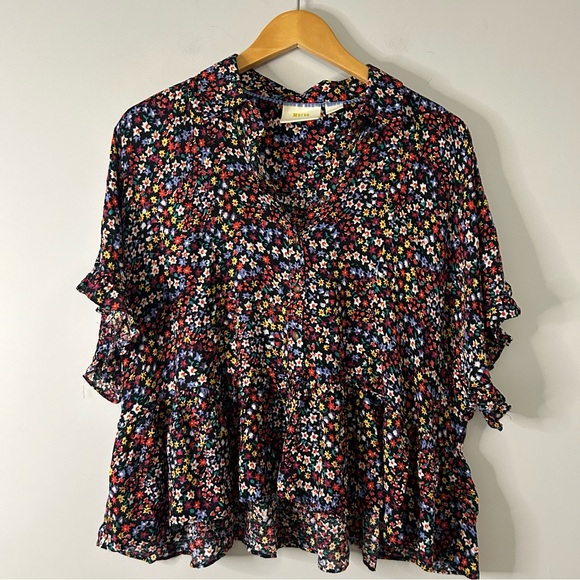 Floral Ruffle Sleeve Blouse - Picture 2 of 7